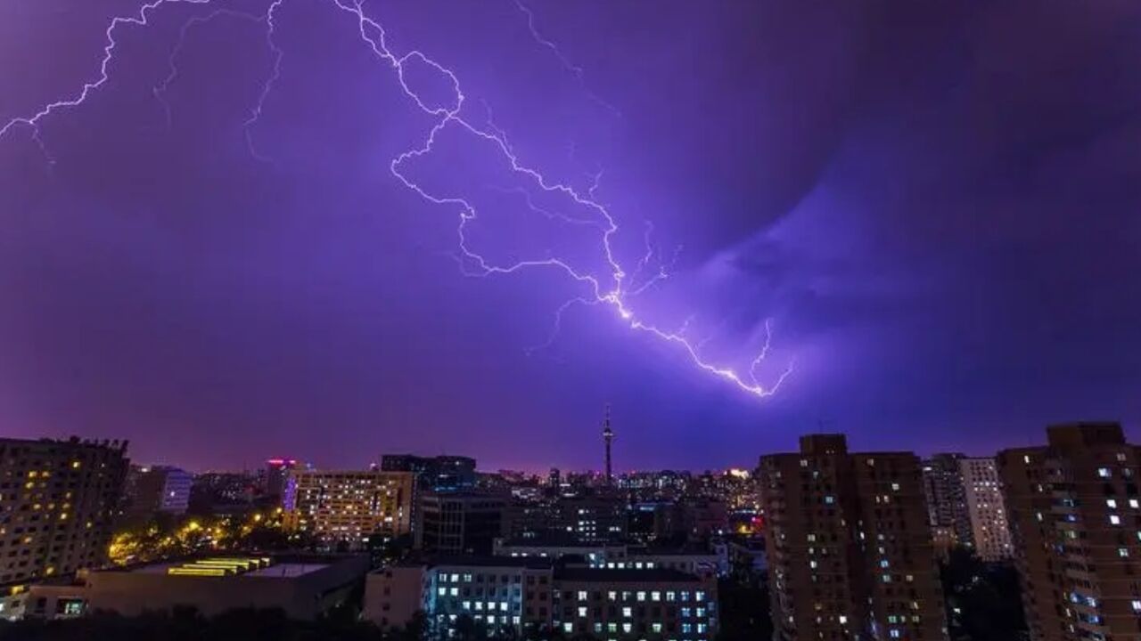 北京三区发布雷电黄色预警,局地有短时大雨大风