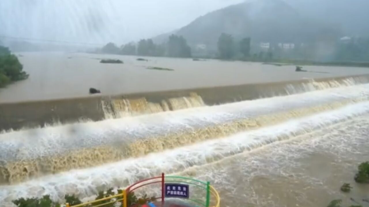 注意防范!湖北省黄冈市发布暴雨红色预警