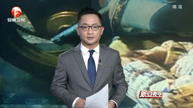 滁州:三岁女娃迷路 交警牵手寻家