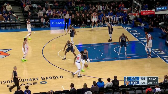 NBA常规赛：独行侠vs尼克斯第3节中文解说回放