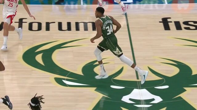 三人防守当空气 字母哥大步流星穿越防守冲击禁区