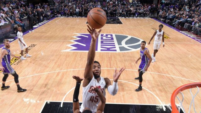 米切尔vs国王集锦 28投16中得到38分5篮板4助攻1抢断