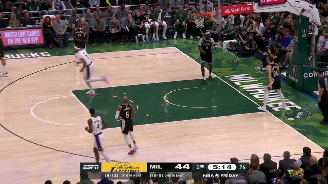 点飞防守从容突破 浓眉空中拉杆暴扣技惊四座