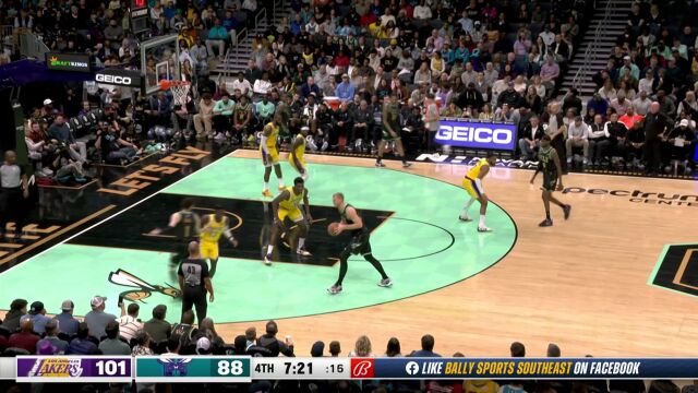 手感回暖！罗齐尔底角三分直击靶心