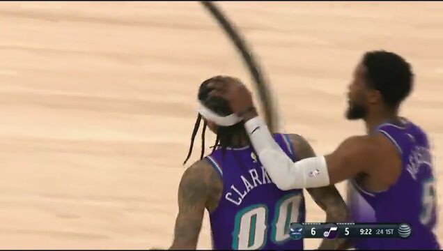 NBA常规赛：黄蜂vs爵士第1节中文解说回放