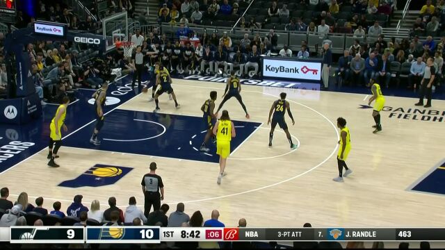 篮下与中投样样精通！马尔卡宁展现超强个人能力连续取分