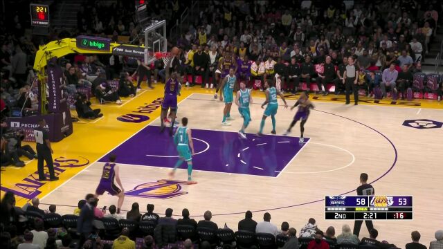 空接路线一片坦途！詹姆斯高抛喂饼助飞威少送球入网