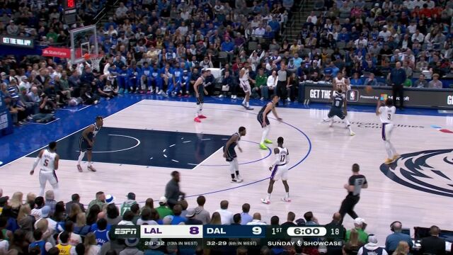 较上劲了！浓眉篮下强吃鲍威尔东契奇三分火热肆意飙射