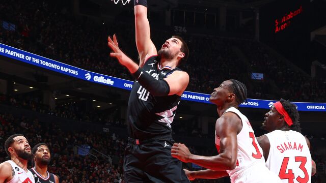 祖巴茨vs猛龙集锦 砍下23+16大号两双一人制霸篮下