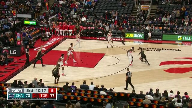 看他打球何尝不是一种享受 鲍尔尽显华丽球风连取4分