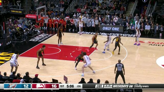 天高任鸟飞 威廉姆斯腾空而起滑翔劈扣