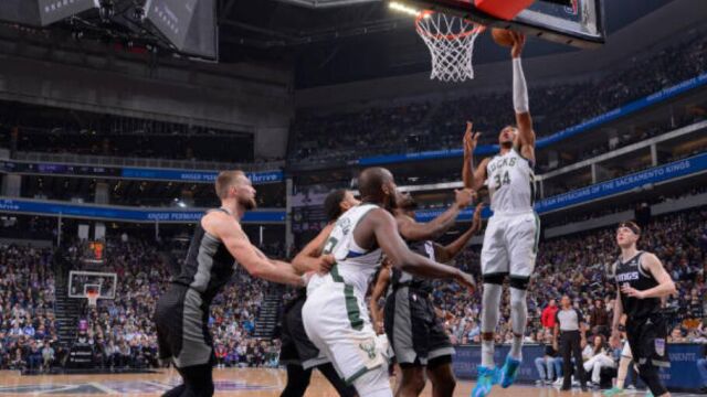 字母哥vs国王集锦 全场46+12上下半场均贡献20+