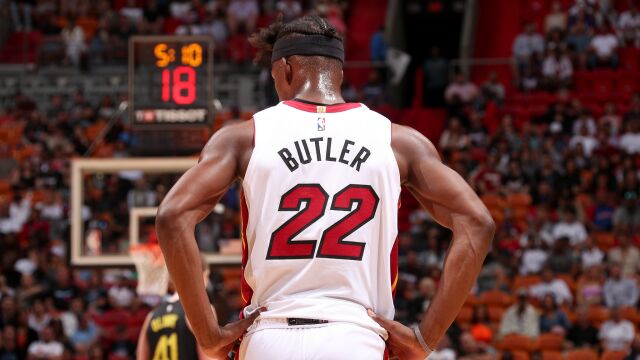 关进时刻展锋芒！巴特勒硬汉本色打出极致一攻一防