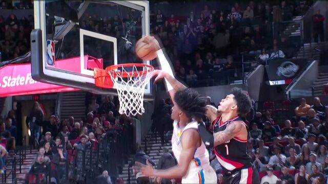 一步登天气势如虹 威廉姆斯飞身劈扣力贯千钧