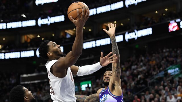 米切尔vs爵士集锦 战旧主狂轰46+5+6末节憾负对手