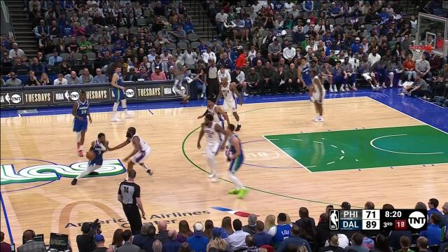 根本拦不住 欧文空中对抗霸气上篮