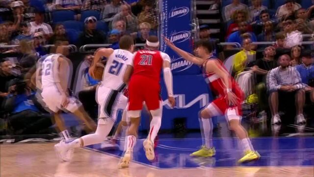 实现比分反超！瓦格纳连续暴扣肆虐篮筐