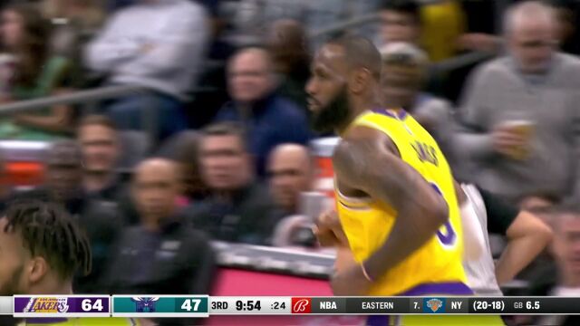 两分轻松拿捏！詹姆斯骑马射箭扩大比分