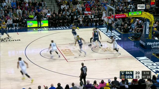 篮球竟如此简单！约老师连续篮下灵巧小勾手予取予求