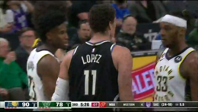 NBA常规赛：步行者vs雄鹿第3节英文原声回放