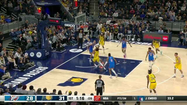 布里塞特突入禁区吸引包夹 鬼魅传球以赛亚-杰克逊轻松扣篮