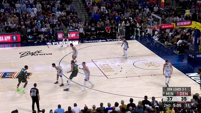 闪转腾挪施展凌波微步 爱德华兹华丽舞步上篮得手