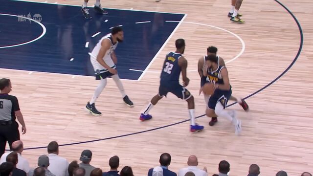 流畅脚步戏耍防守 穆雷转身后仰中投手起刀落