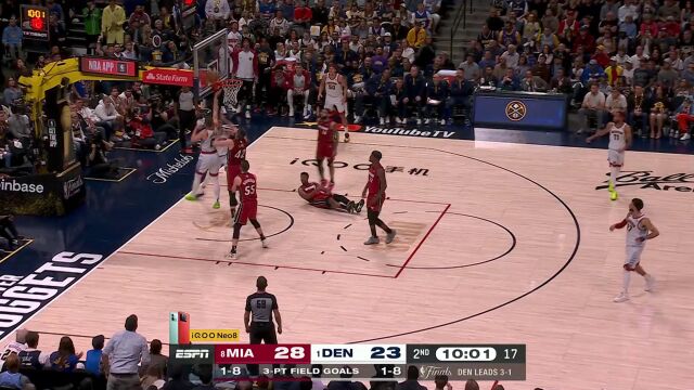 精妙配合默契连线！小波特遭遇包夹分球空切的布劳恩轻松上篮打进2分