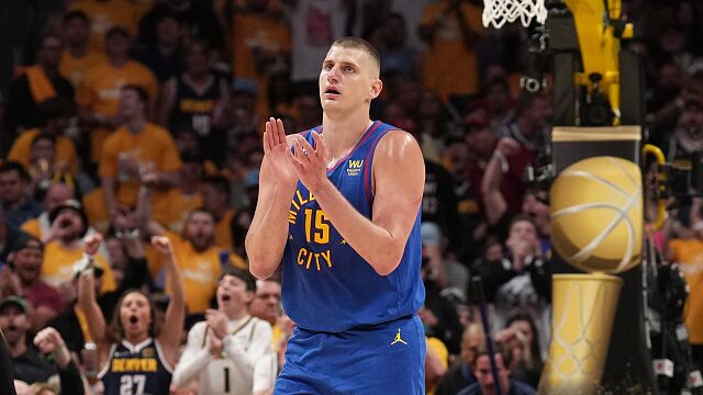 约基奇vs热火集锦 27分三双首秀送出14次助攻创NBA历史最高纪录