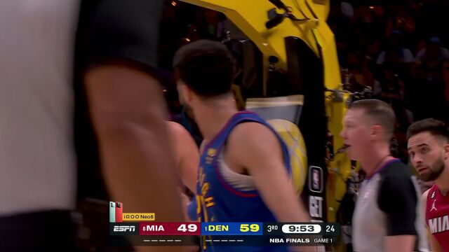 一点机会都不给！穆雷无惧对抗连续打成2+1坐稳领先优势