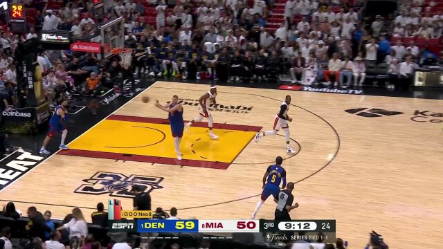 积极防守就有效果！斯特鲁斯抢断后持球推进妙传篮下巴特勒轻松打进2分