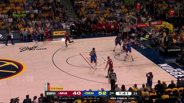 我就在后面死死盯着你！ 马丁从后方狠帽穆雷