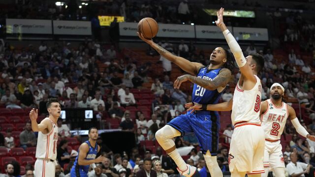 凯文-哈里斯vs热火集锦 全场22分8篮板三分多次命中