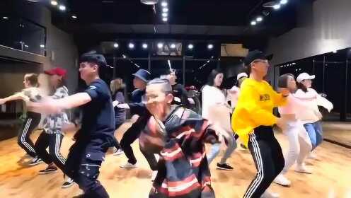 最近超火的一段舞蹈