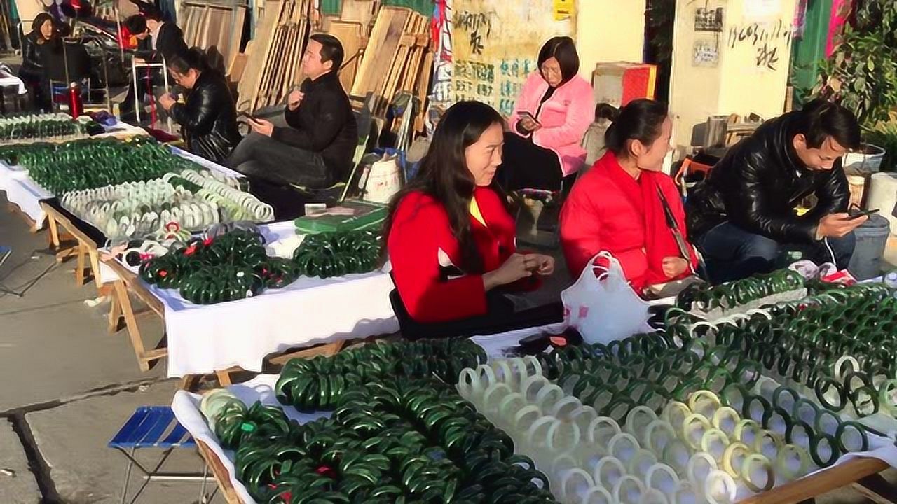实拍素有中国玉雕之乡的河南镇平县石佛寺镇玉石市场