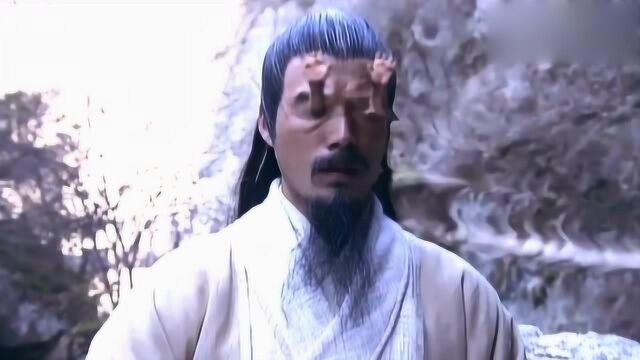 徒儿失去眼睛,师父不忍施法给他长了一双神目,上看天庭下看地府