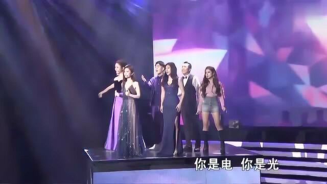 陌陌直播年度盛典,女主播歌声美丽,就是颜值经不起考验啊