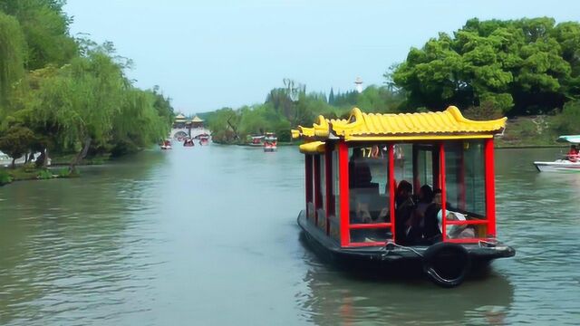 扬州瘦西湖风景区,景色宜人,流连忘返