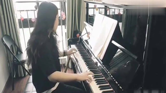 《失恋进行曲》钢琴演奏,很美妙的一段音乐,听着心里有所感触