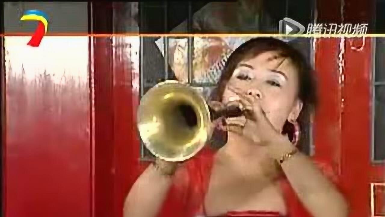女唢呐吹戏青松岭绝了