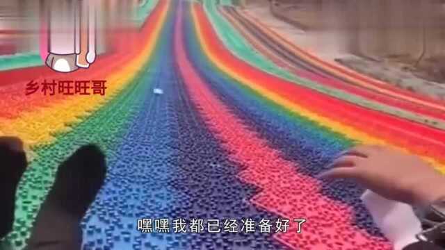 哥们,就借一百元,至于这表情吗?