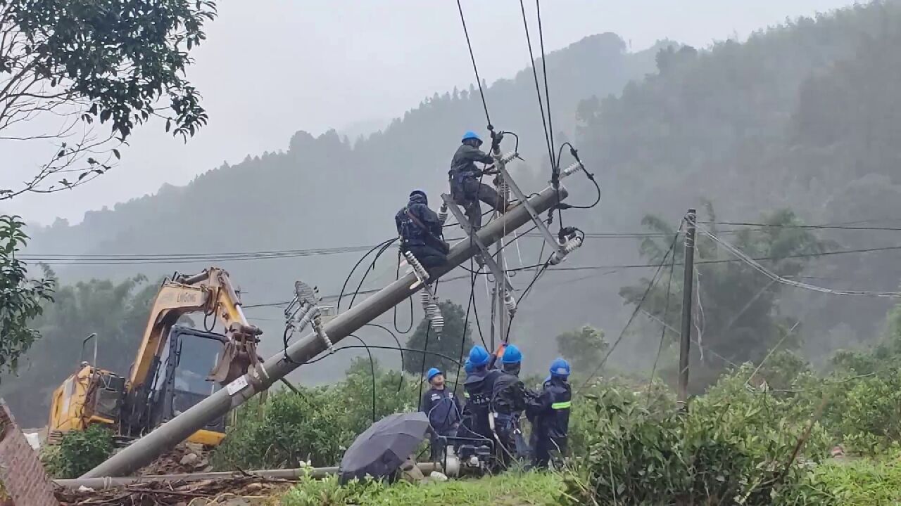 广西融安:保供电 通道路 洪水过后重建忙