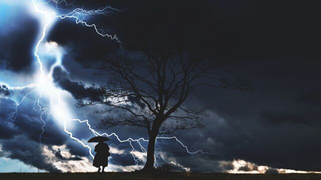 多地连发强对流天气预警!雷雨来袭,\