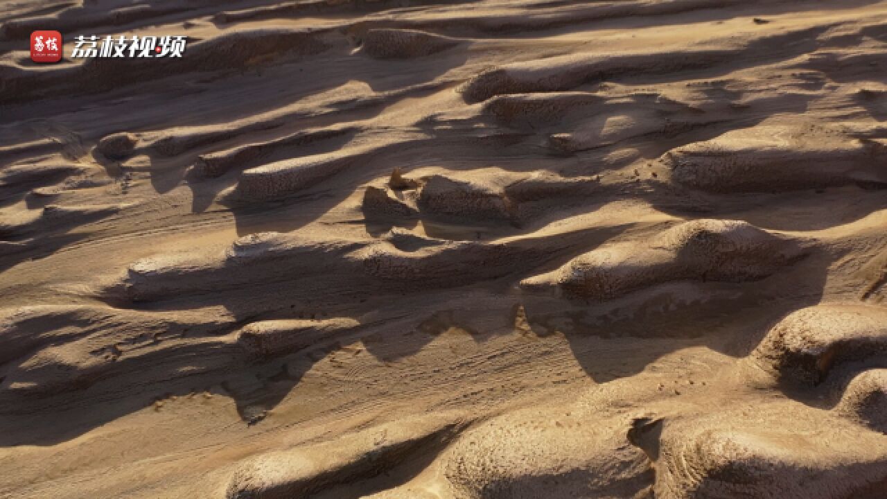 “地球上最像火星的地方”!航拍视角看青海俄博梁帧帧是壁纸