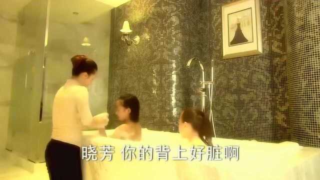 富家女背后也有一个胎记,贵妇借此确认,夏菲菲就是富家女!