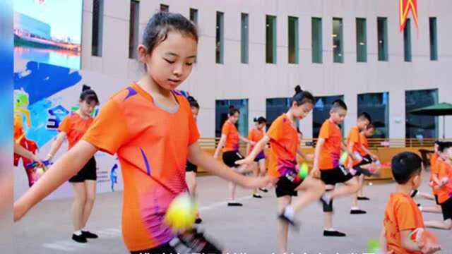 全民健身日—萨马兰奇纪念馆花毽展演活动举行