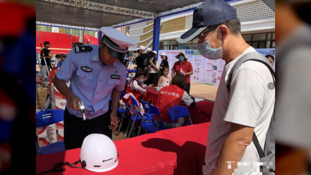 《南宁市电动自行车管理条例》9月1日正式实施,不戴头盔将被处罚