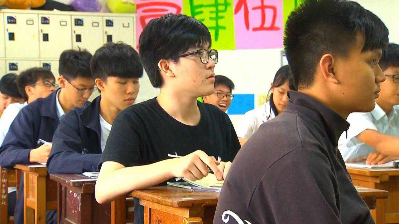 全台湾的三级疫情警戒管制再次延长,学校停止到校上课至暑假