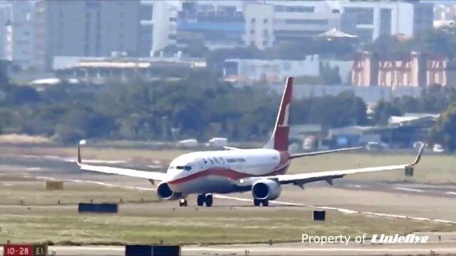 上海航空 波音737800台北松山机场起降!