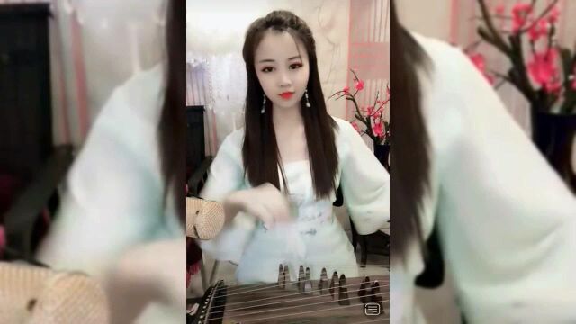 古筝小仙女演奏琵琶吟